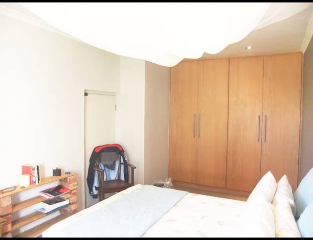 4 bed property to rent in WOODSTOCK